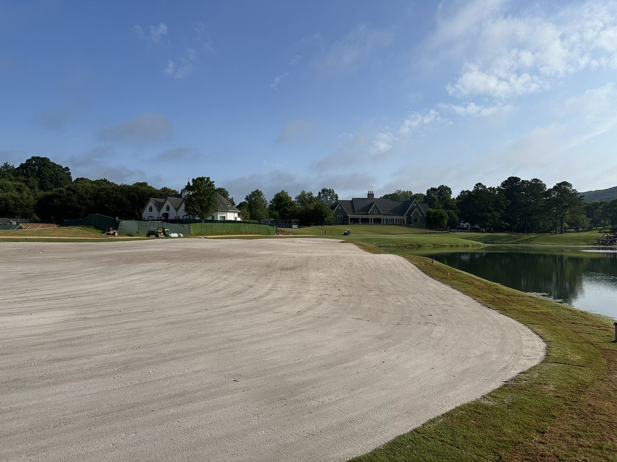 bergingolf's tweet image. It’s a beautiful morning to finish up our putting course at Barnsley Resort. Preplant and sprigs going down shortly. I’ve dubbed this spot “the merger”!