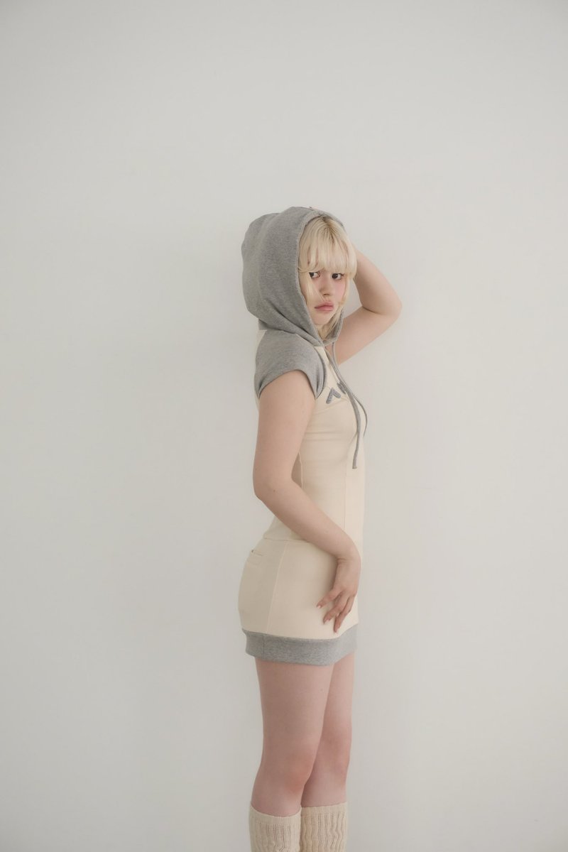 Mary logo mini dress color gray/black ¥14300-tax in 立体感のある