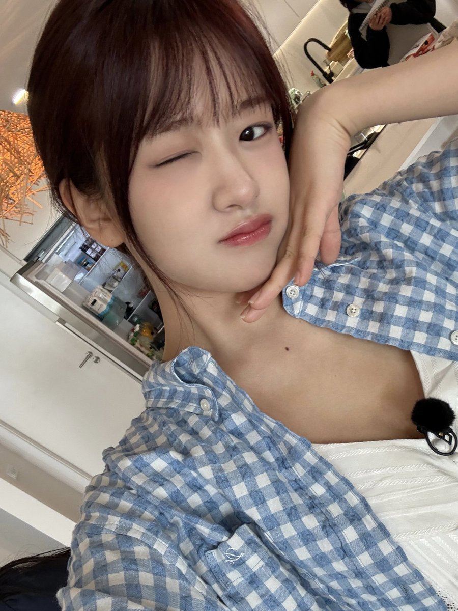 📸 
250627 #tvN #뿅뿅지구오락실3 완료 💕

옛날 지락실엔 수려했던 아이돌이 있었슨
그냥 웃겼슨
딱히 뭘 하진 않았슨

보기만 해도 웃음이 나는 유진이
웃기고 귀엽고 줄넘기도 잘하는 유진이에게
오늘도 취한다 🍷⋆˚꩜｡

#IVE #아이브 
#ANYUJIN #안유진 
#eartharcade3