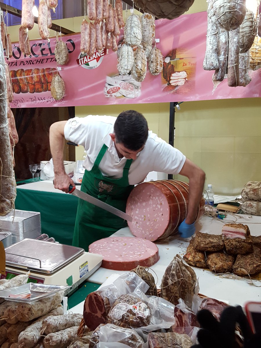 Un restaurant caníbal a Berlín (@canibalberlin) on Twitter photo Turisme gastronòmic (i sostenible), transhumància amb ovella xisqueta, descobrim la melva i mengem al festival GREC...🔪 <a href="/ToniMassanes/">Toni Massanés</a> <a href="/Laplatjeta/">La Platjeta</a> <a href="/donesdelamar/">Associació Catalana de Dones de la Mar</a>
📅Diumenge
⏰1 del migdia
▶catradio.cat/canibal Turisme gastronòmic (i sostenible), transhumància amb ovella xisqueta, descobrim la melva i mengem al festival GREC...🔪 <a href="/ToniMassanes/">Toni Massanés</a> <a href="/Laplatjeta/">La Platjeta</a> <a href="/donesdelamar/">Associació Catalana de Dones de la Mar</a>
📅Diumenge
⏰1 del migdia
▶catradio.cat/canibal