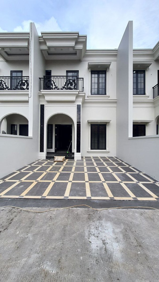 brdrealty's tweet photo. Rumah All-In, SHM, Bonus AC &amp; Torn Air Siap Huni di Depok

SPESIFIKASI :
•Luas tanah : 93 m²
•Luas bangunan:  90 m²
•Kamar tidur: 3
•Kamar mandi: 3
•Carpot : 2 mobil + 2 motor

LEGALITAS: SHM &amp; IMB (split)

Langsung chat: https://t.co/oOaVMIR7K2 https://t.co/kJpZQ5vzYl