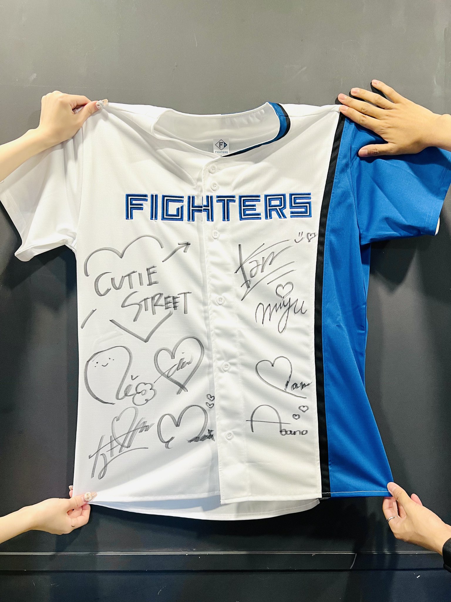 【日本未発売】ウエストハムユナイテッド　22-23 ECL優勝記念キット 日本未発売】ウエストハムユナイテッド 22-23 ECL優勝記念キット