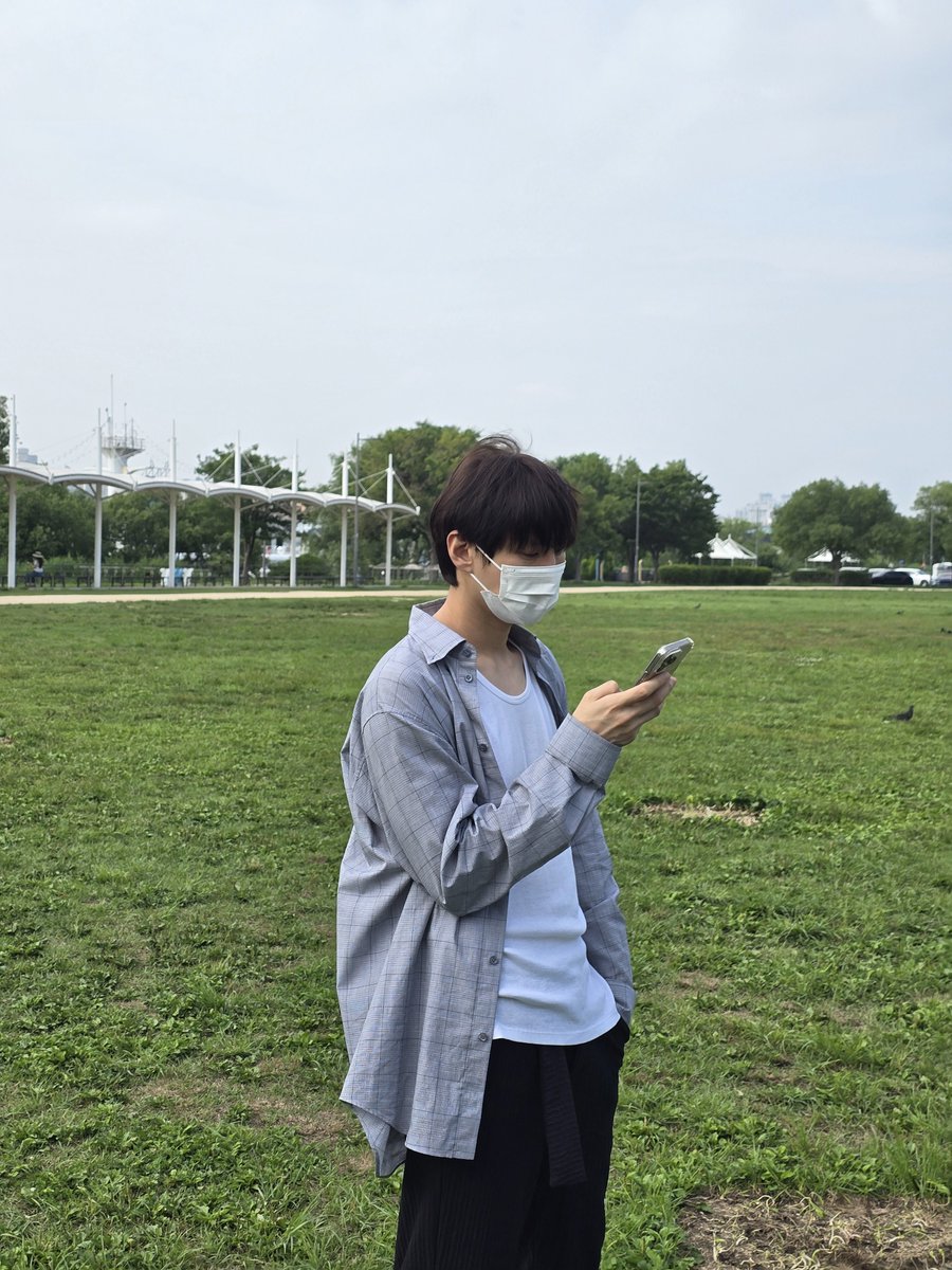 OfficialJTW_LEO's tweet image. [#냥운🐾]

여름🌿
횽아의 여름은 아름답다🩵

#정택운 #JUNGTAEKWOON
#레오 #LEO
#NYANGWOON