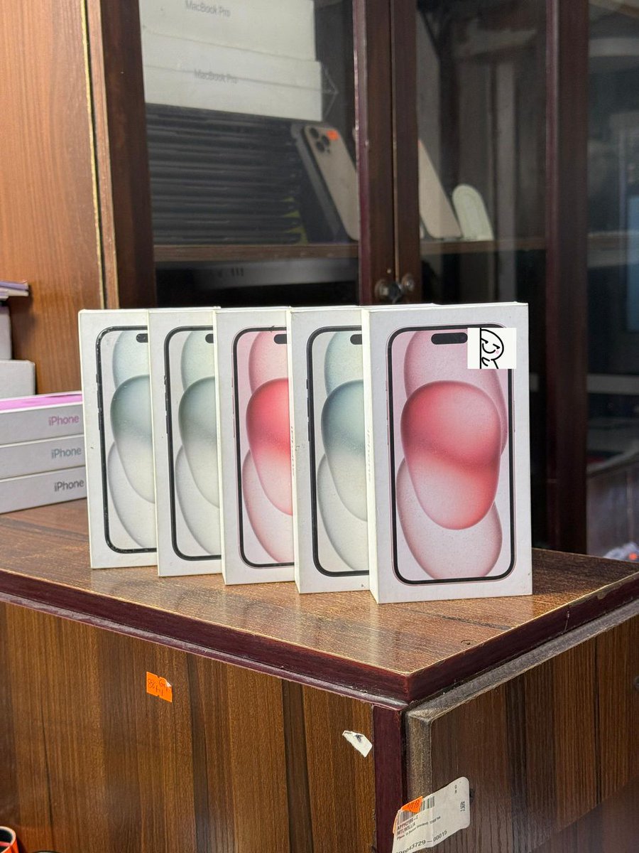 Arbdulmalik's tweet photo. Unlocked Brand new iphone 15//128gb
Now active 
Price 950k https://t.co/D1D79mwmk9