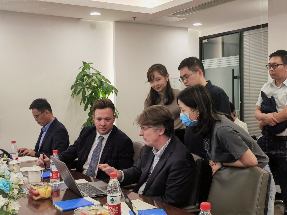Truly honored to invite two international imaging experts - Prof. Hildo Lamb from Leiden University Medical Center and Prof. Dr. Dr. Nils Große Hokamp from the University of Cologne - for an academic exchange at West China Second University Hospital!