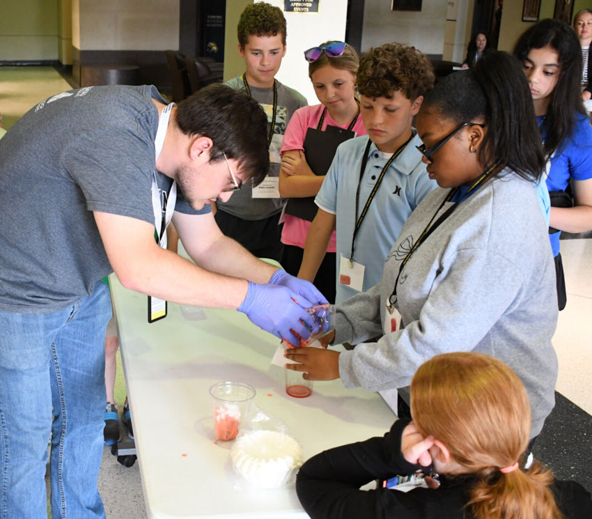 Mississippi Institutions of Higher Learning (@mspublicuniv) on Twitter photo Fifth-grade students from Sumrall Elementary School recently participated in Career Quest, an engaging and hands-on learning event hosted by the College of Nursing and Health Professions at <a href="/SouthernMiss/">Southern Miss</a>.
Supported by the Gulf South Center for Community-Engaged Health Research Fifth-grade students from Sumrall Elementary School recently participated in Career Quest, an engaging and hands-on learning event hosted by the College of Nursing and Health Professions at <a href="/SouthernMiss/">Southern Miss</a>.
Supported by the Gulf South Center for Community-Engaged Health Research