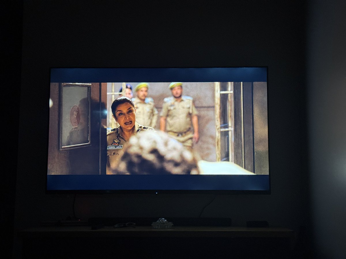 Dcreimas's tweet photo. It’s been 4 days, still no resolution from @CromaRetail or @SonyIndiaTweets. I bought a Sony TV on 21st, and just hours after installation, I noticed backlight bleeding during cinematic scenes. Sony rep confirmed the issue, but Croma has gone silent. Complaint still pending. https://t.co/TnP3FDFU6X