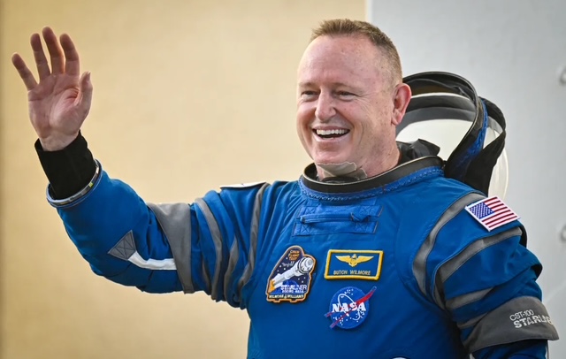 henry4congress's tweet image. TN blessed w many Heroes! What a Warrior! #BarryButchWilmore Unexpected 9 month stay in Outer space at the ISS #TNTech honored Butch this week! We are all so proud of Our TN Warrior! Great job! @NASA @POTUS 🇺🇸