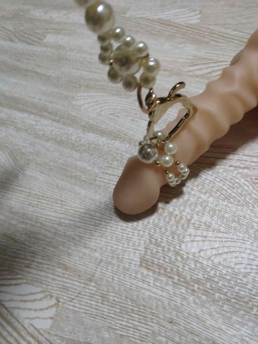 扼住小狗的咽喉小狗依然可以反抗？
试试扼住小狗的唧唧，再加一根可以牵着唧唧遛狗的牵引链，这才叫小狗无法抗拒的束缚感~