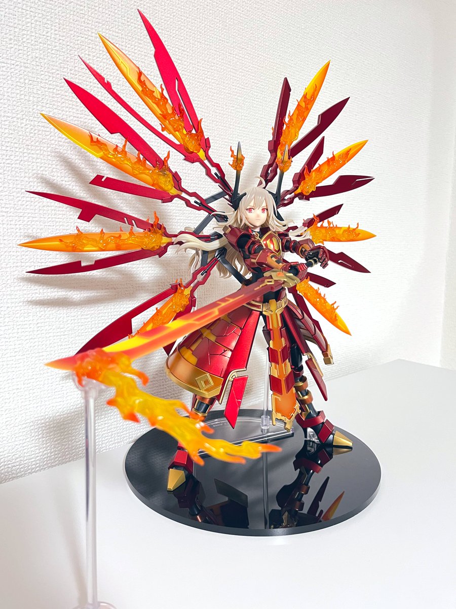 Tomy_is_pen's tweet photo. 閃刀姫カガリ着弾！
これは、スゴイ！デカイ！
装備破損の再現度が完璧でめっちゃ映える✨
造形、塗装全てが完璧。
コトブキヤの変態技術最高！
レイがイケメンすぎるなこれ https://t.co/0XQePzFwaB
