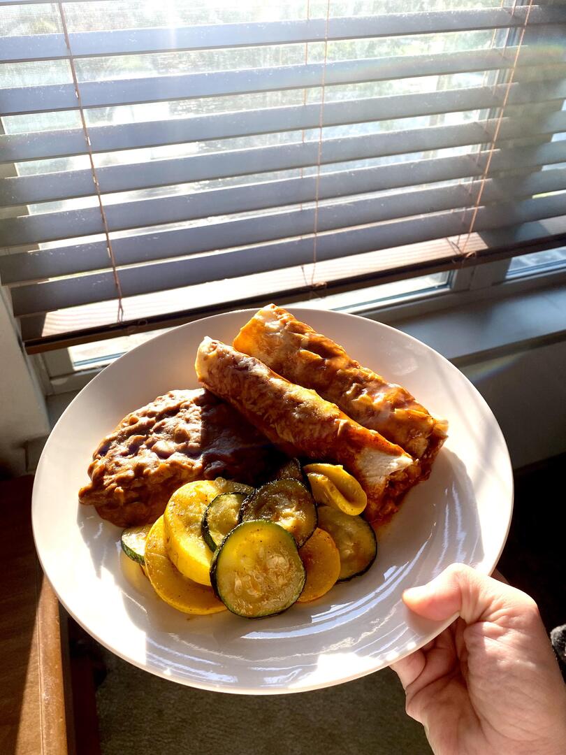 homevsfastfood's tweet photo. [homemade] enchiladas, refried beans, and summer squash
👉 https://t.co/J4kfnLdrNE
#homemadeenchiladas #refriedbeans #summersquash #Mexicanfood #foodie #homecooking #food #recipes #foodpic #foodie #foodlover #cooking #hungry #goodfood #homecookingvsfastfood https://t.co/Ybo63ixqwi