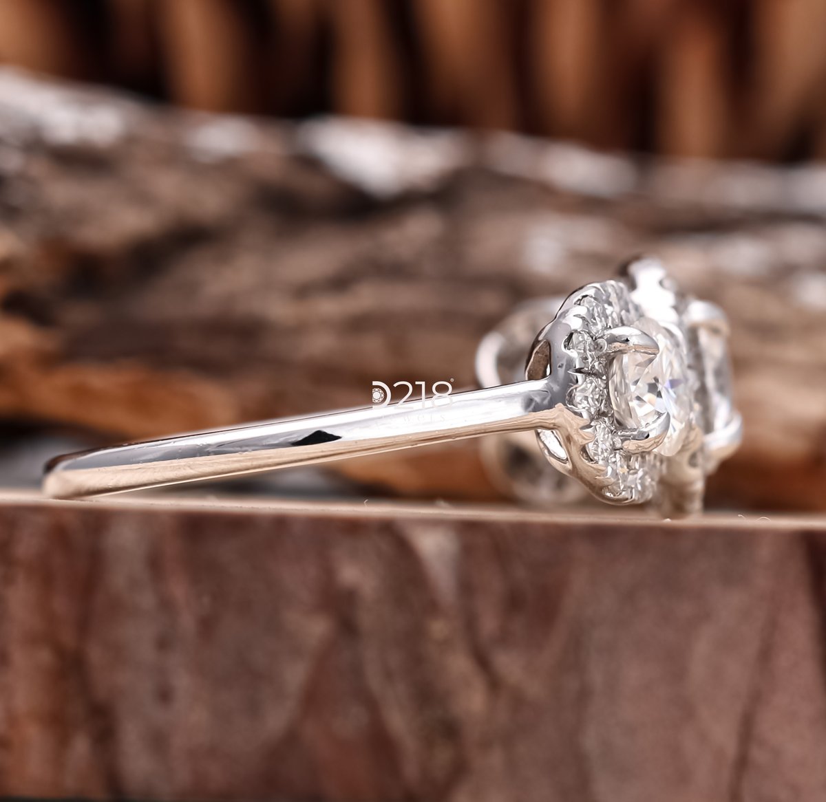 d218jewels's tweet image. Three Stone Round Lab Diamond Halo Engagement Ring by D218JewelsSydney 
 etsy.me/44hkZV7 via @Etsy 
#LabGrownDiamonds #ringforher #customdiamondring #trilogyring #cvddiamond #buyringonline #buyringinUSA #weddingring #engagementring #threestonering #igicertifiedring