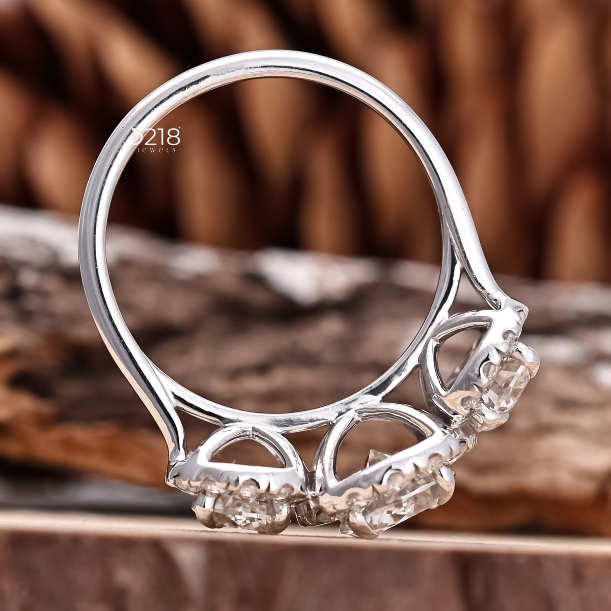 d218jewels's tweet image. Three Stone Round Lab Diamond Halo Engagement Ring by D218JewelsSydney 
 etsy.me/44hkZV7 via @Etsy 
#LabGrownDiamonds #ringforher #customdiamondring #trilogyring #cvddiamond #buyringonline #buyringinUSA #weddingring #engagementring #threestonering #igicertifiedring