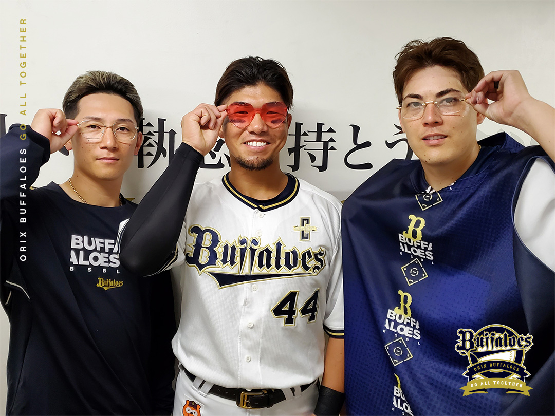 Orix_Buffaloes's tweet photo. #今日のヒーロー
#九里亜蓮
#6勝目
#136球の熱投
#鉄腕アレン
#鉄腕すぎ
#西川龍馬
#4打数4安打4打点全打席出塁
#天才
#頓宮裕真
#2安打2打点1本塁打
#天井に届く豪快弾
#ほいさー
#ナイスゲーム
#Bsオリ姫デー2025
#快勝スタート
#メガネ男子
#視界良好
#京セラドーム大阪
#Bs2025 https://t.co/Q242FKEkgJ