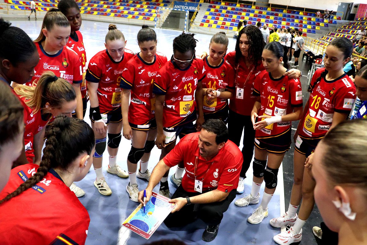 EL RECORD (@elrecord) on Twitter photo LLUCH: «DEBUTAR CON LA SELECCIÓN ESPAÑOLA FUE UN MOMENTO INOLVIDABLE»
elrecord.net/lluch-debutar-…
#balonmano #Elda #eldense #handball #GuerrerasJunior <a href="/elda_prestigio/">CBF ELDA PRESTIGIO</a> <a href="/paulalluchr/">Paula Lluch</a> LLUCH: «DEBUTAR CON LA SELECCIÓN ESPAÑOLA FUE UN MOMENTO INOLVIDABLE»
elrecord.net/lluch-debutar-…
#balonmano #Elda #eldense #handball #GuerrerasJunior <a href="/elda_prestigio/">CBF ELDA PRESTIGIO</a> <a href="/paulalluchr/">Paula Lluch</a>