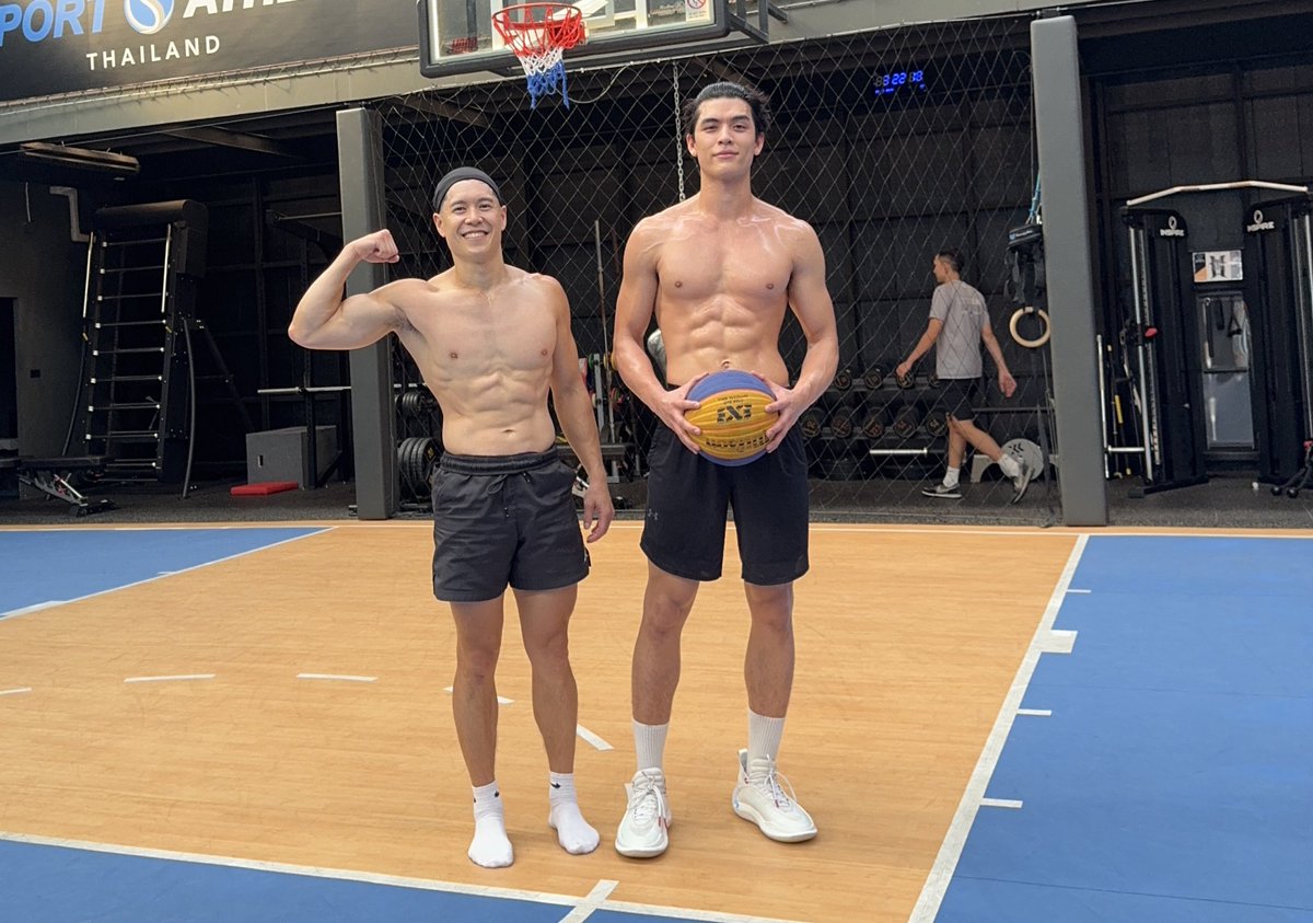 darrenliufit's tweet photo. I gotta give a big shoutout to @Josswayar for recruiting me to the celeb team for FBL season 3.

We weren’t that close then but we had a strong common love for 🏀.

I didn’t have any fans either.

Now? Shiettt. 25 years of work on the court later, I’m being recognized.

Ty, bro. https://t.co/OqHcseyPsT
