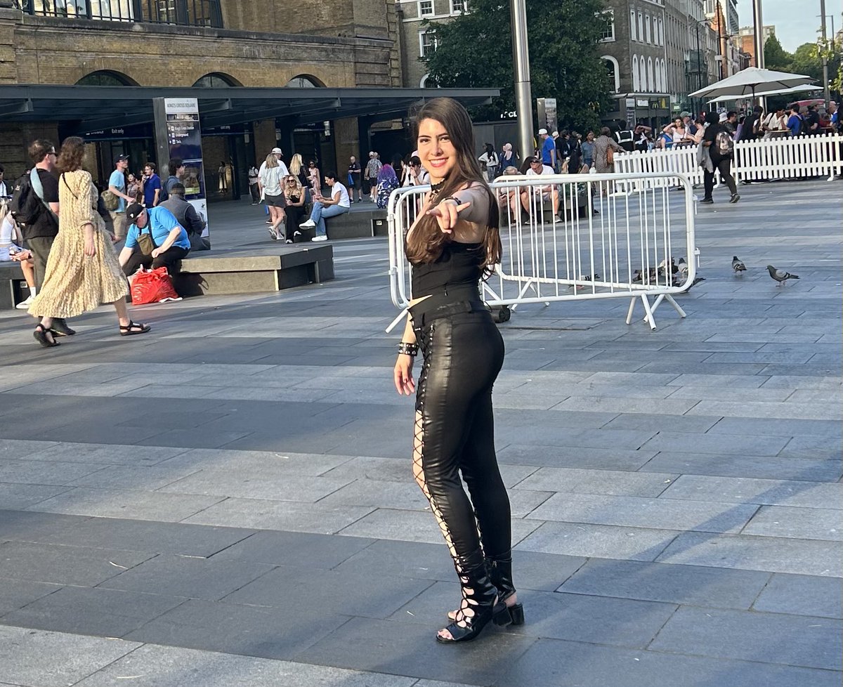 Claudia Pearl tweet media