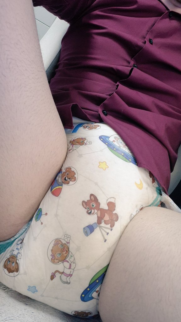 dl_junge's tweet photo. Dicke nasse Windel im Home-Office ... ich liebe es π€
#diaperboy #windeljunge #diaperwetting #peeindiaper #betterdry #crinklz #wetdiaper #messydiaper #diapermessing #diapercheck #diaperlover https://t.co/nMShysNj03