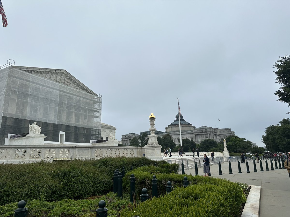 lwhitehurst's tweet image. In about 5 minutes the Supreme Court will start handing down the last 6 opinions of the term, including one on birthright citizenship