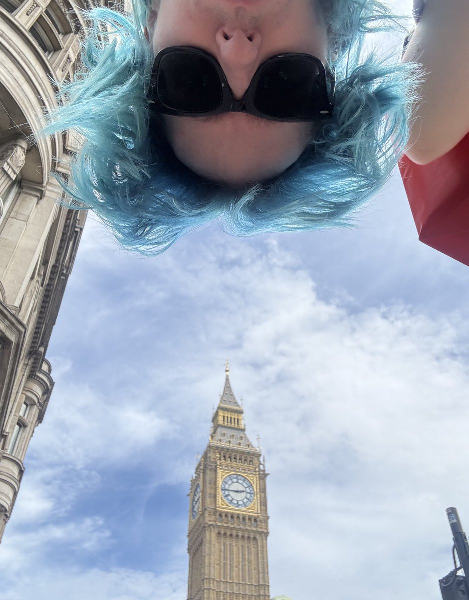ElekKartofelek's tweet image. Londyn jestem w Tobie 👽🛸✨