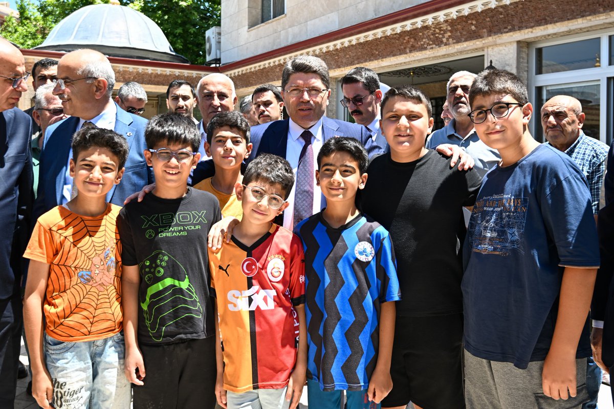 yilmaztunc's tweet photo. Gücümüz, birliğimizdedir.

Tarih boyunca nice zorlukları birlikte aştığımız gibi bugün de aynı inanç ve kararlılıkla yolumuza devam ediyoruz. Çünkü biz, birlik olunca destan yazan bir milletiz.

#AdımızKardeşlikSoyadımızTürkiye

📍 Malatya https://t.co/CLOeuBtlDv