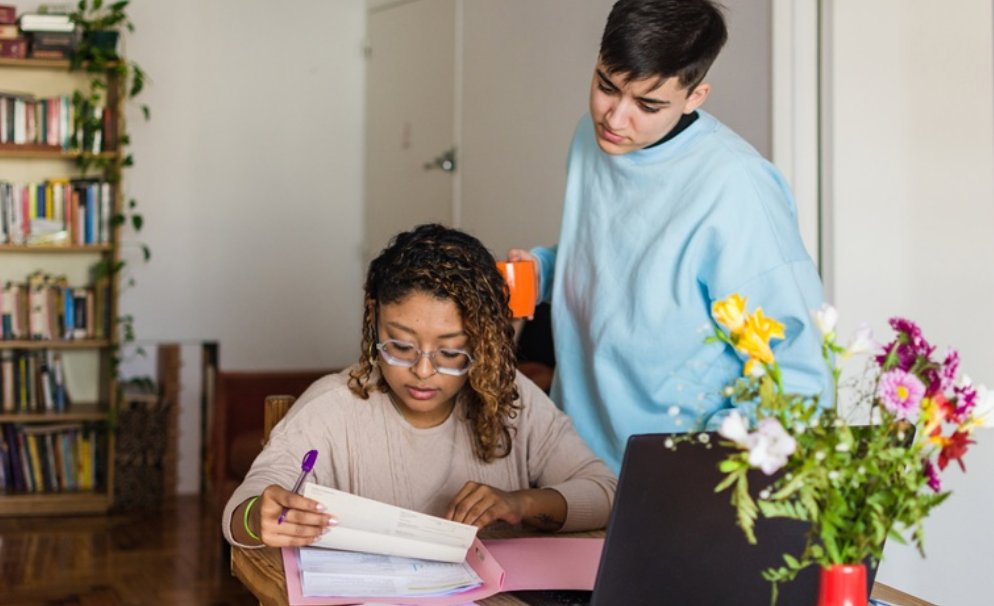 New in JUST. Alain Azar explores how 2SLGBTQIA+ lives have been acknowledged, and at times constrained, by a tax system built around traditional views. #OBApride justmag.ca/en-ca/articles…