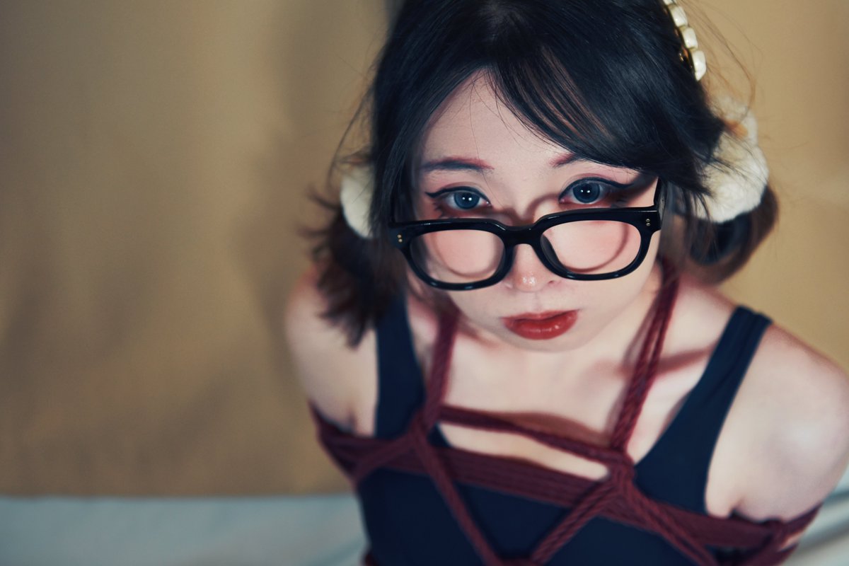 眼里有光了(♡⌂♡)
（年度最佳，可惜忘带假睫毛）
🪢：<a href="/FENGUA_20838/">天津滴分瓜 and SFS</a> 
📷：SFS
#bdsm #绳艺 #束缚 #捆绑