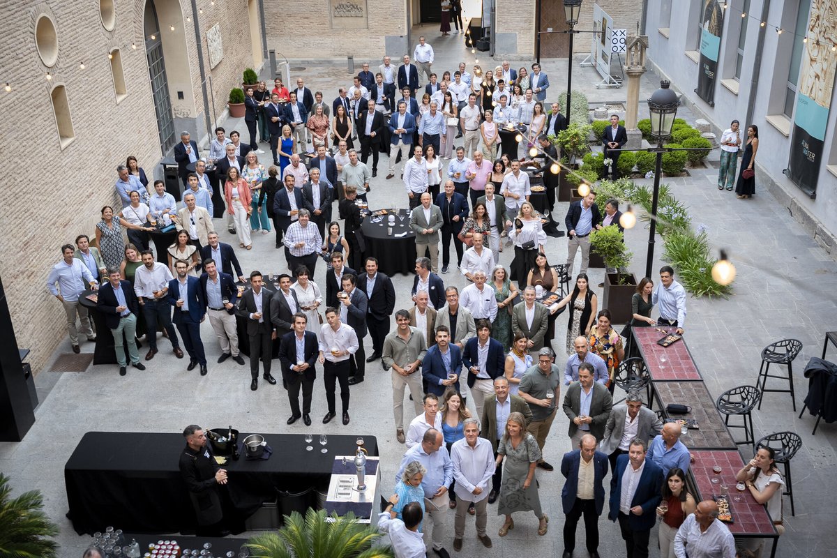 🏛️ Anoche, asistimos a la cena de confraternización de la Asociación de Empresa Familiar de Aragón en el Museo Alma Máter de Zaragoza.

✅ Un evento muy especial que coincidió con la aprobación de la Ley de Apoyo a la Empresa Familiar en las Cortes de Aragón. 

#EmpresaFamiliar