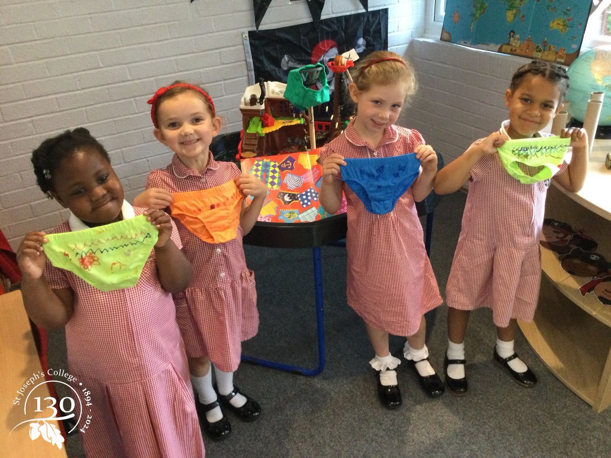 sjcrmain's tweet image. Today the pirates were overrun with underpants in Reception class! Some of the children decorated the pants to look like the ones in the book. 

#LearnThroughPlay #EarlyYears