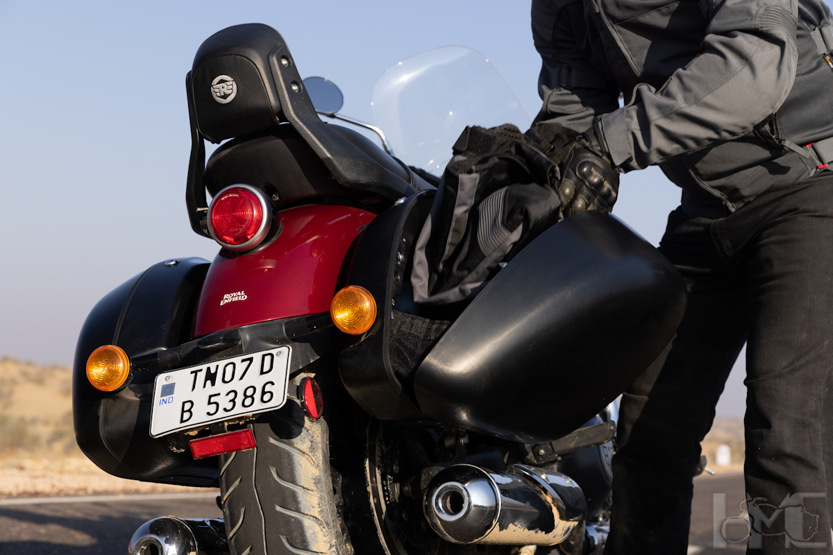 Genuine Royal Enfield black premium panniers &amp; frames combo kit for the 650 Super Meteor.
These hard shell, gloss black, water resistant panniers have a total capacity of 35 litres. 
Available for Hitchcocks Motorcycles.
#650SuperMeteor #RoyalEnfield #SuperMeteor #motorcycle