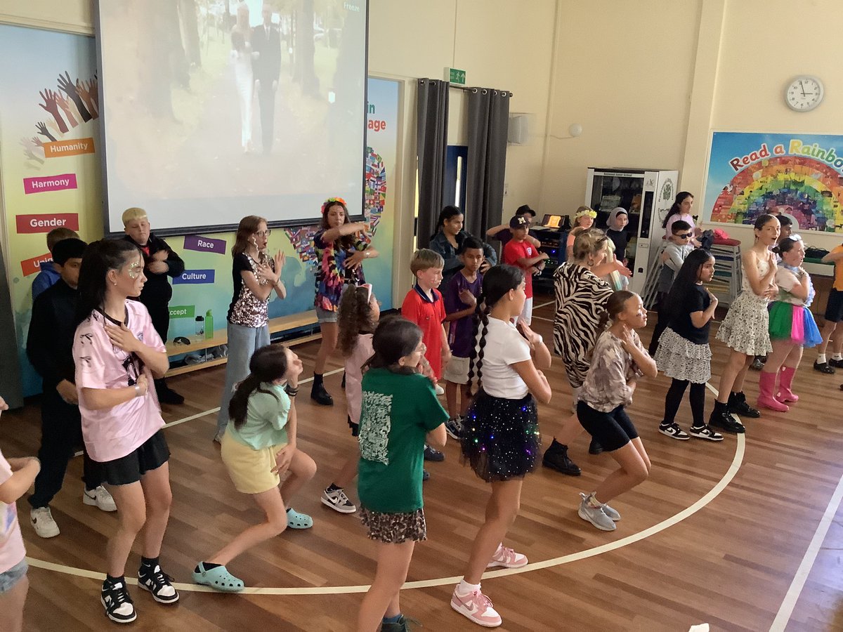 ReinwoodJuniors's tweet photo. A final dance to end  Rein Woodstock. 

#RJS6W #RJS6G #RJS6S #RJSMusic https://t.co/ZBZczQN1is