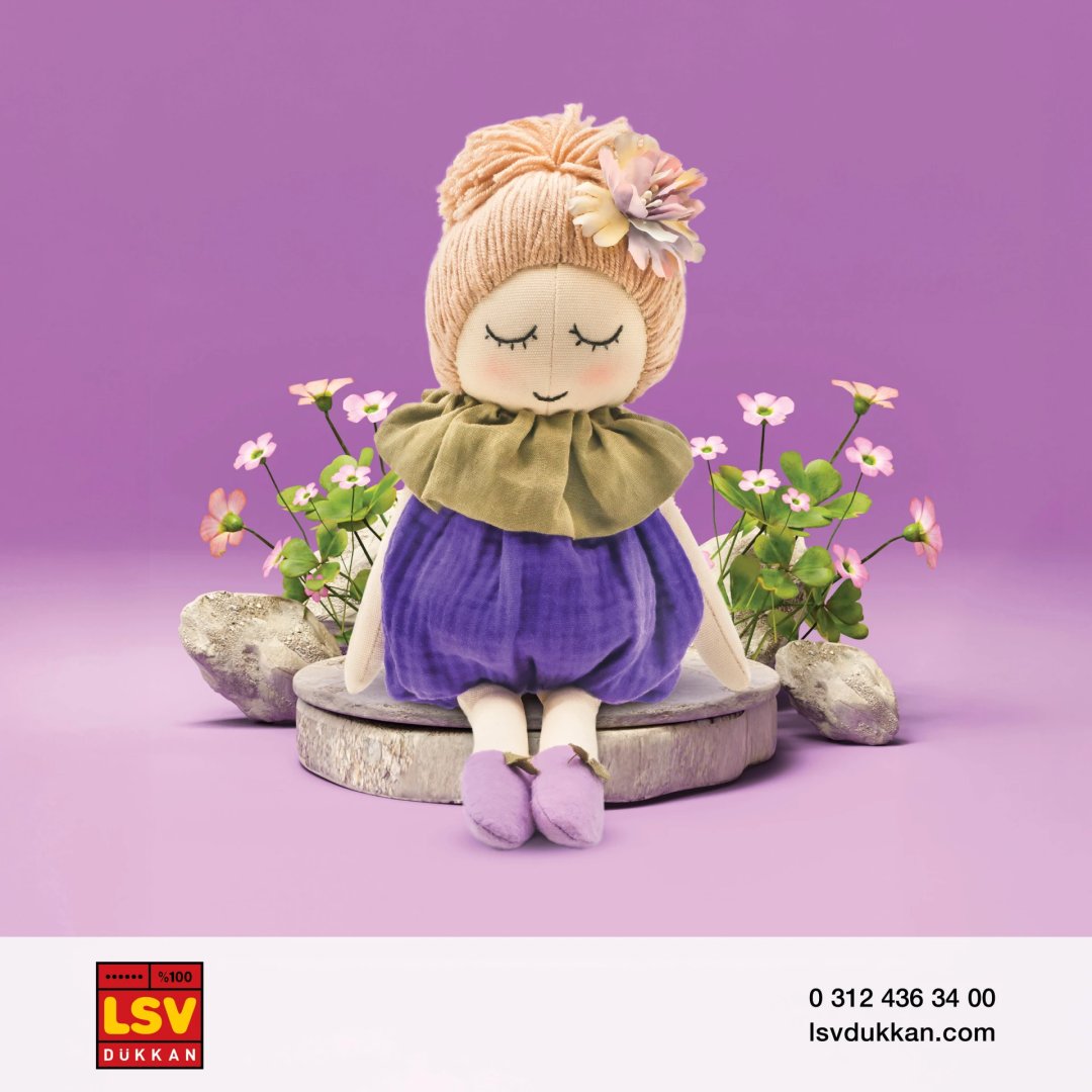 Yumuşacık dokusu ve neşeli ifadesiyle miniklerin tatlı oyun arkadaşı💜
Menekşe Bebek; sevgiyle örüldü, iyilikle büyüyor.

🛒 lsvdukkan.com