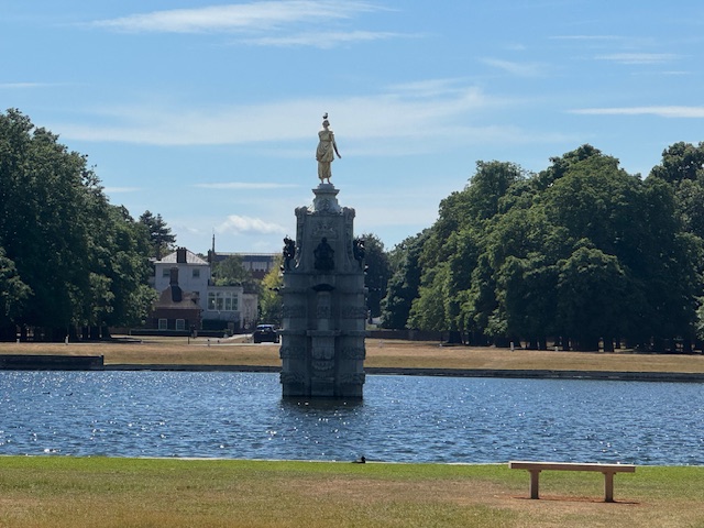 BUSHY PARK'S DIANA FOUNTAIN BACK TO ITS BEST -  teddingtontown.co.uk/2025/06/27/bus…