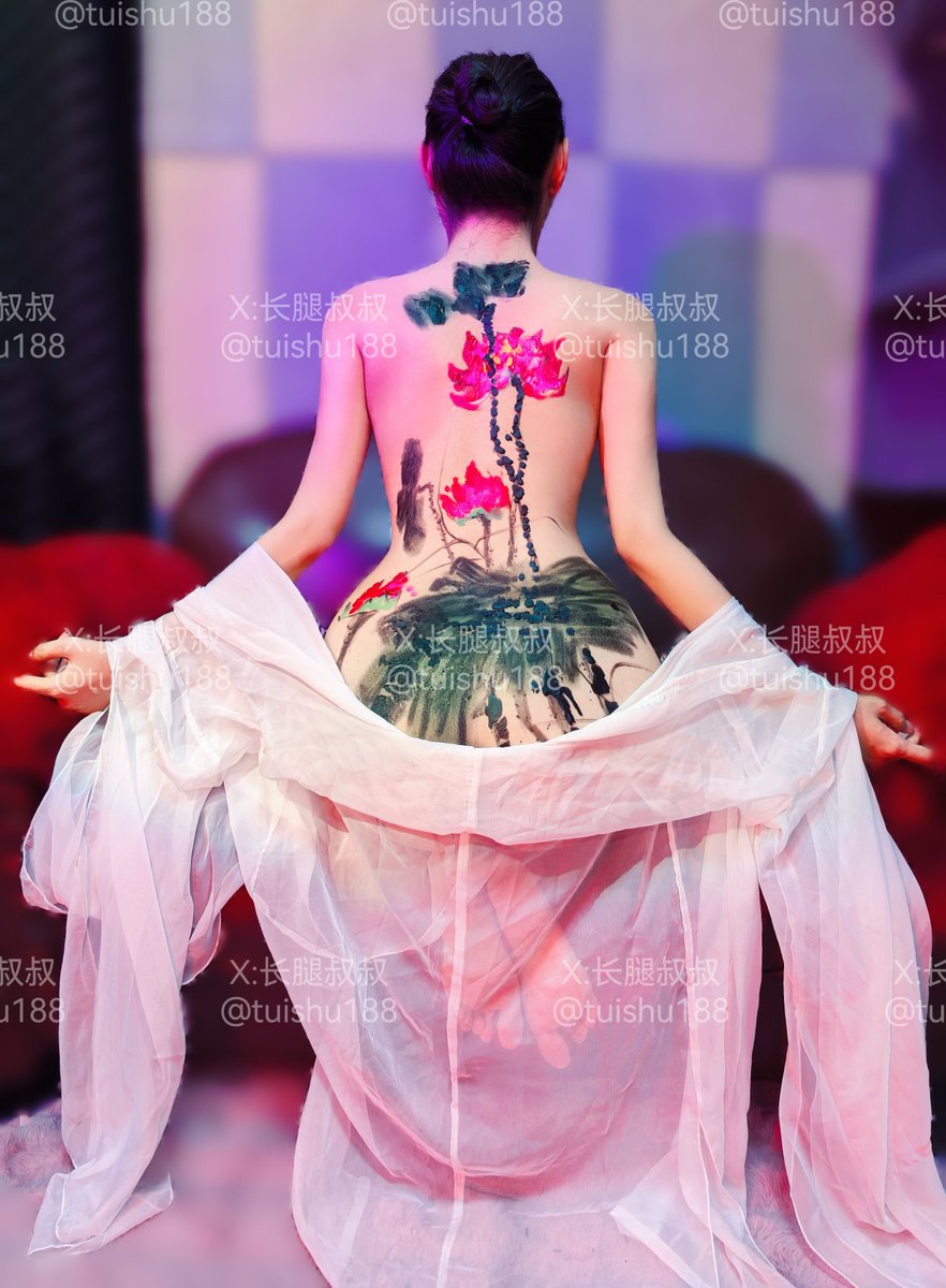 圈内滴蜡第一人长腿叔叔滴蜡作品《出水芙蓉》
"荷叶罗裙一色裁，芙蓉向脸两边开。
乱入池中看不见，闻歌始觉有人来。"
少女与芙蓉浑然一体，尽显灵动之美。

 #私房  #写真   #调教  #反差婊
感谢转发推送：
<a href="/wqganenshi_/">有稿投😁</a>
<a href="/luchu888888/">🌻反差婊露出精选集🌻（露出转推）</a>
<a href="/p_e_r_r_y_x/">𝓹𝓮𝓻𝓻𝔂𝔁</a>
<a href="/007share/">007𝕏🟡（转推版）</a>
<a href="/Fengsiyuan/">Mr.死因</a> 
<a href="/wqganenshi_/">有稿投😁</a> 
<a href="/tbzt2024/">推波助臀（接投稿）</a>