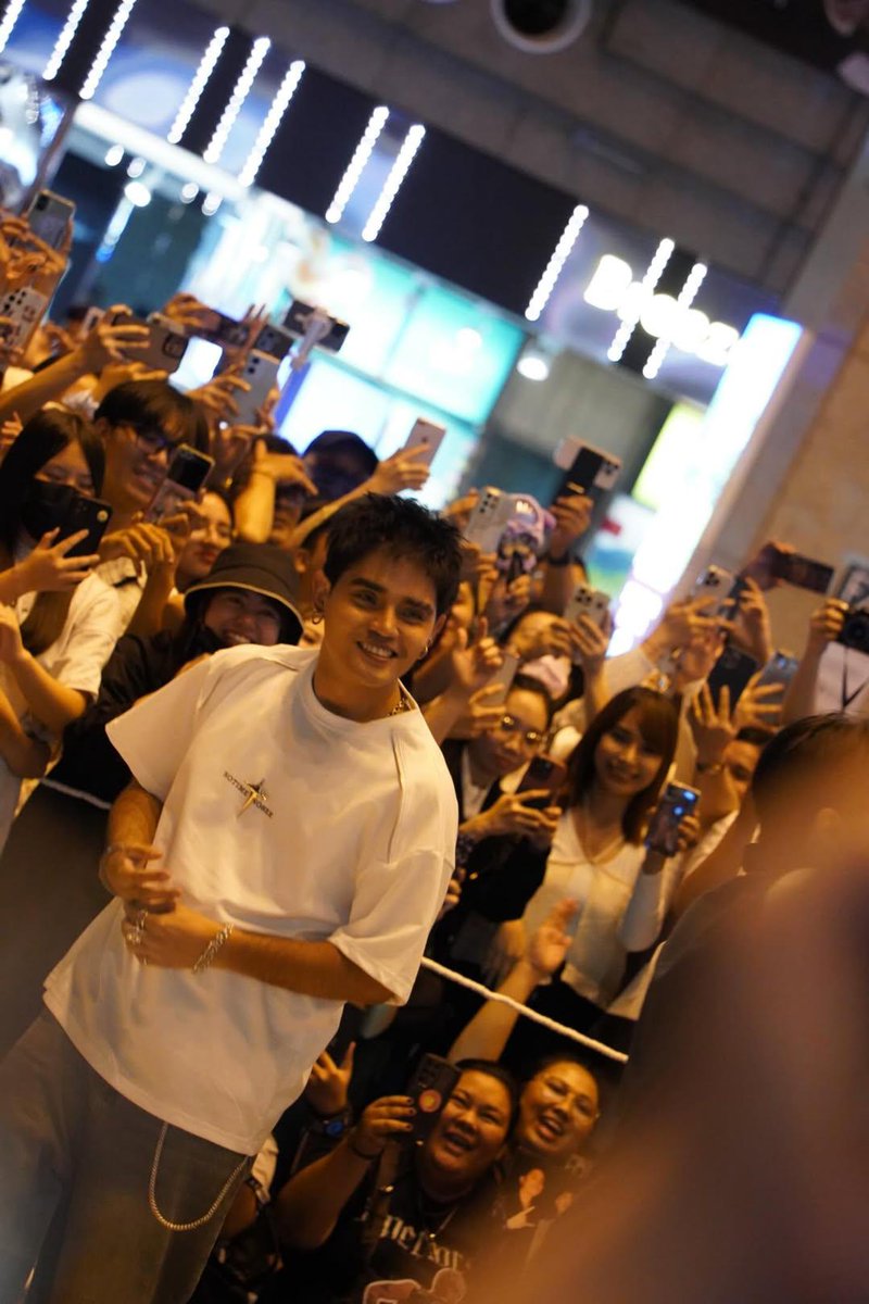 Pablo na Pinoy Talaga!! ๐ (@imszmcfilo) on Twitter photo To the young John Paulo Nase,
Thank you for not giving up on your little dream, even if life is hard, cruel and unfair. Thank you for fighting for your passion and aspirations despite of all the darkness and hardships.
SB19 TAKES TAIPEI STATION
<a href="/SB19Official/">SB19 Official</a> #SB19
#SB19_PABLO To the young John Paulo Nase,
Thank you for not giving up on your little dream, even if life is hard, cruel and unfair. Thank you for fighting for your passion and aspirations despite of all the darkness and hardships.
SB19 TAKES TAIPEI STATION
<a href="/SB19Official/">SB19 Official</a> #SB19
#SB19_PABLO