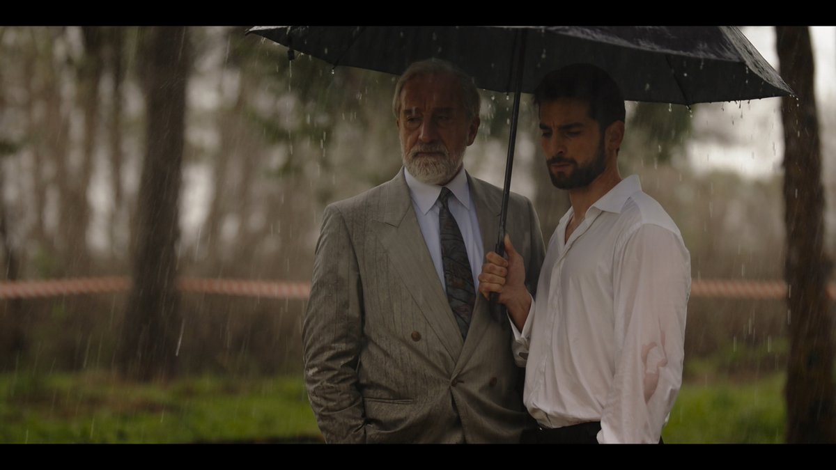 La policía ha descubierto el crimen. 🚨🔍 Ahora todo corre en contra de Eva. ⚠️💔

Directo ▶️ atres.red/btosj #EvaYNicoleFinal