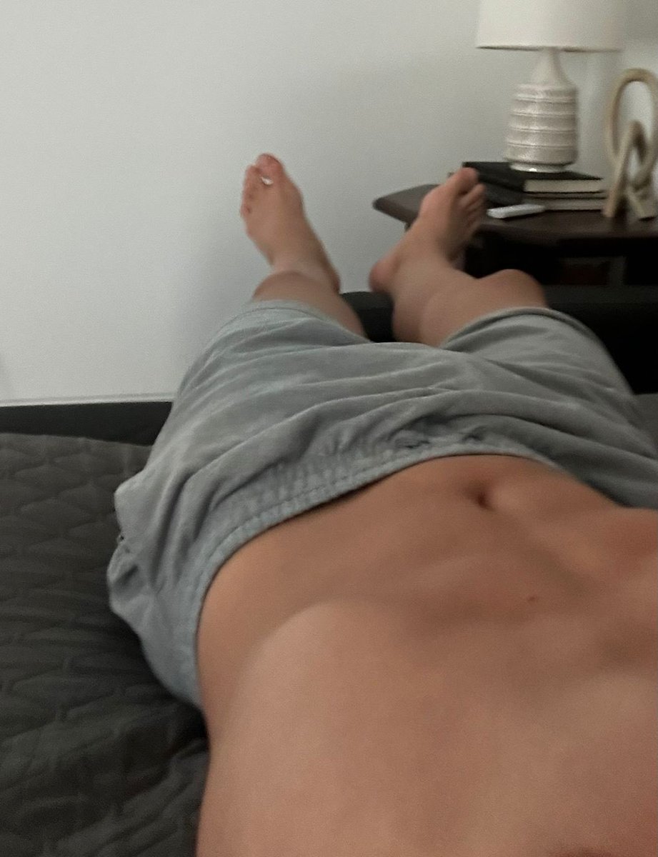 Mi primer #TAXFRIDAY 🫣

Quiero a todos dándome vuestro 💶🤑

paypal.com/paypalme/alpha…  

El q más done se lleva regalo 🥱

#pies #piesdehombre #footmaster #cashmaster #amo #cashmaster #footfetısh #malefeetlovers #rt <a href="/FeetProduction2/">Feet Productions Spain ®️</a> <a href="/promocion_pies/">@PROMOTIONMASTER</a>