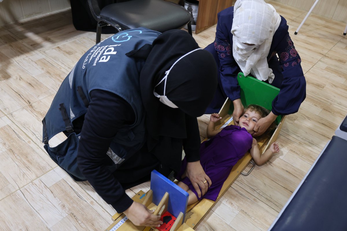 IndDoctorsAsso's tweet photo. Aisha, a malnourished child in Al-Noor Camp, was fading fast. Her family, displaced &amp; without income, brought her to IDA’s Al-Noor Health Center—where she began her journey to recovery. 💙

#Syria #IDA #Malnutrition #HumanitarianAid #HealthForAll https://t.co/tiXdH6zaMH