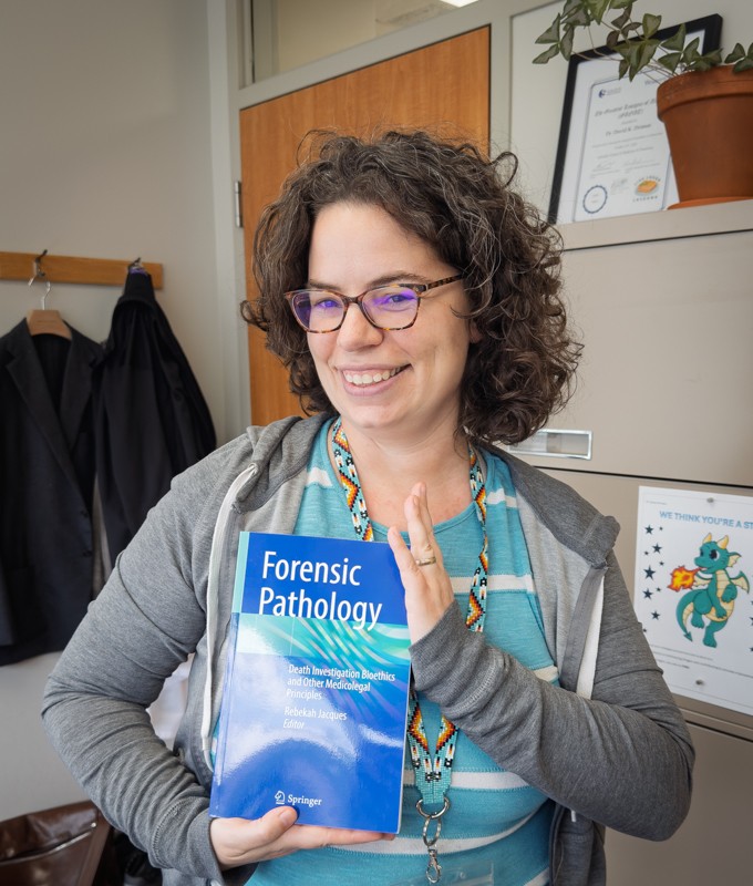 Congratulations to Dr. Rebekah Jacques on the publication of her book titled Forensic Pathology: Death Investigation Bioethics and Other Medicolegal Principles (Springer, 2024). A tremendous professional accomplishment.
schulich.uwo.ca/pathol/news/20…