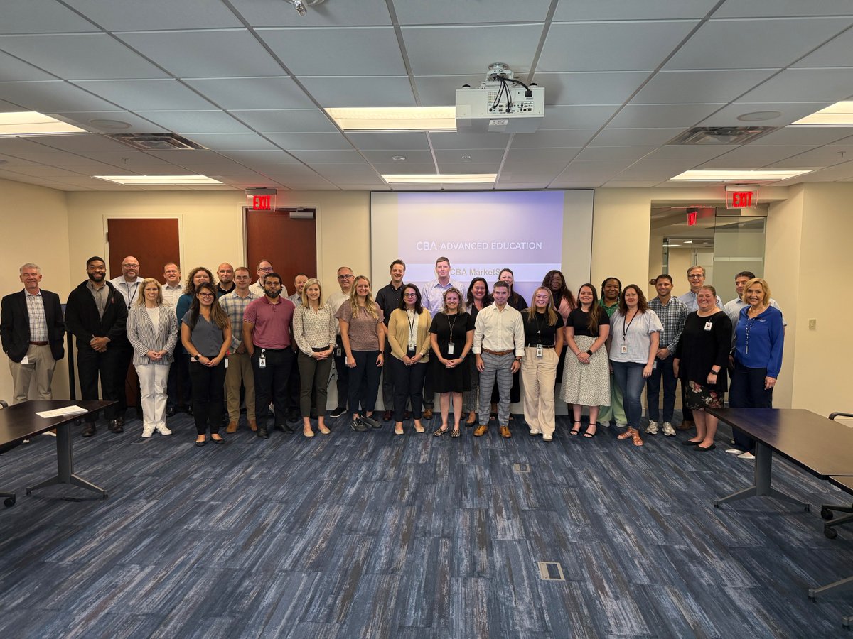 EverBank's tweet image. EverBank had the opportunity to partner with @ConsumerBankers to offer sessions of Banking Fundamentals and MarketSim.
Continuous education helps associates grow into the next generation of banking leaders. 📝📚
*Member FDIC