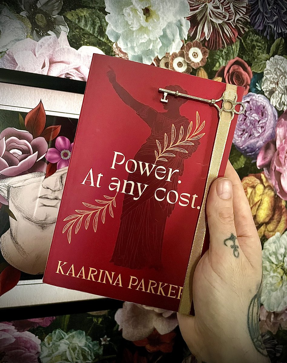 DMan1504's tweet image. 🏺 Dear reader, my review of the beautiful #Fulvia by Kaarina Parker is now available over on my instagram! 🏺 
✨ Wholly original in its delivery and storytelling, this is a must-read! Publishing July by #ManillaPress @bonnierbooks_uk ✨ 
#booktwt #Bookstagram #BookReview