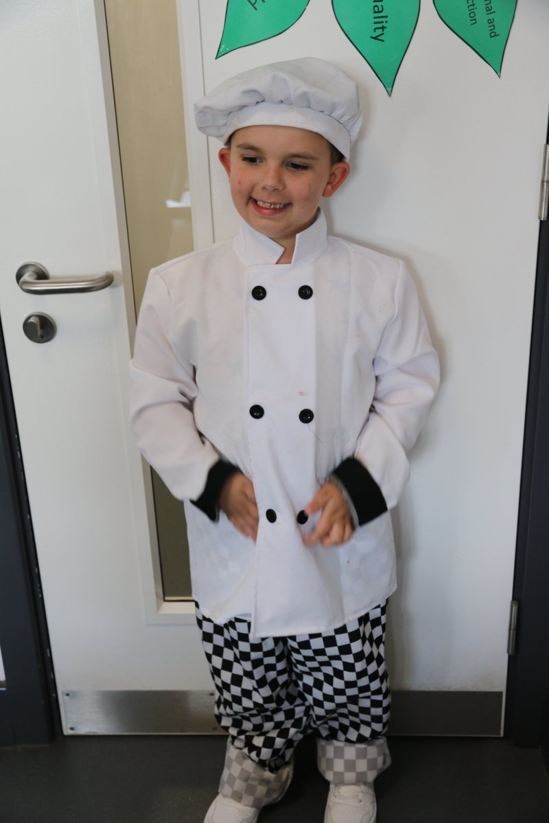 Careers Week Magic in Year 3! 
This week, our Year 3 children were inspired by a whole world of possibilities! From police officers and teachers to surgeons, librarians, and fashion designers — we explored so many exciting careers that our young learners aspire to become one day.