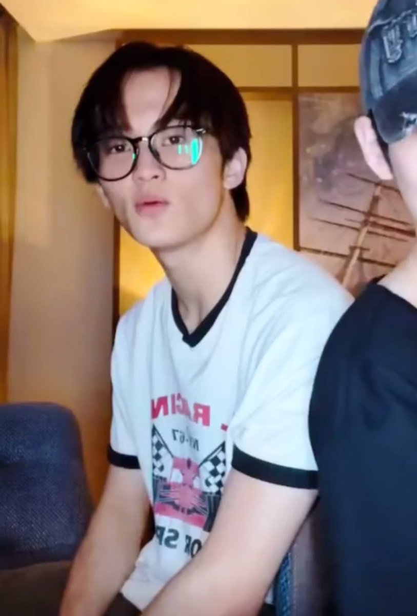 joyfulmarkly's tweet photo. god blessed this man fr…🧎‍♀️ https://t.co/EqV0dARJ2Y