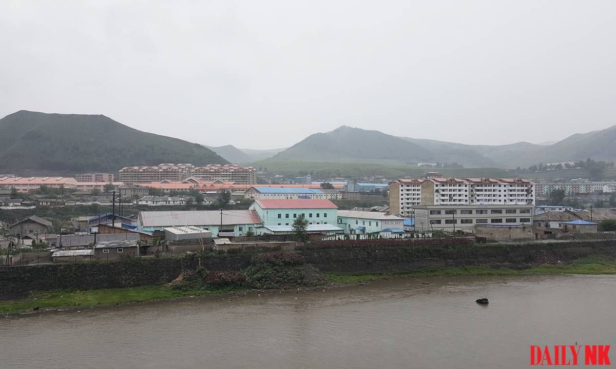 A woman in her 30s in Hyesan, Ryanggang province, was arrested by provincial state security officers on charges of leaking domestic information abroad. #dprk #northkorea buff.ly/13Wwn6s