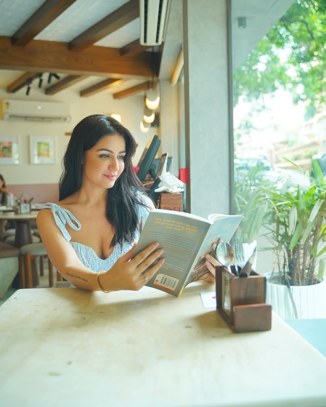 GudKwEBa8AEXS8R?format=jpg&name=large