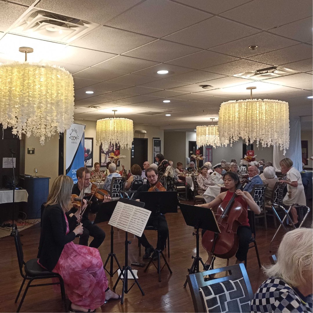 🎻 Hier, notre quatuor à cordes a offert un très beau concert des bals d’antan à la résidence SEC Le Félix (Vaudreuil-Dorion), pour ses 15 ans 🎉

Bravo à <a href="/MarcDjokic/">Marc Djokic</a>, Ana Drobac, Félix Lefebvre et Crystal Kim 👏

Merci à <a href="/LaSAMS_officiel/">La SAMS</a> pour cette précieuse collaboration ! 🙏