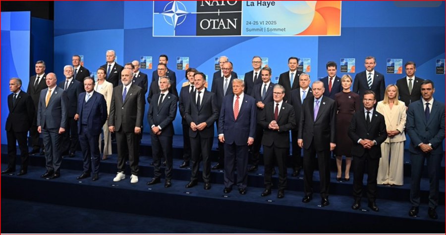 Dünya'da kadının yeri yok.  
Hollanda'nın Lahey'de düzenlenen NATO Devlet ve Hükümet Başkanları Toplantısı World Forum'da çekilen aile fotoğrafında 33 devlet ve hükümet başkanından sadece 4'ü kadın. <a href="/kadkonmerkez/">KADKON (Kadınlar Konfederasyonu)</a> <a href="/aydinagaoglu/">Aydın Ağaoğlu (DM KAPALI)</a> #kadin <a href="/avibrahimgullu/">Av. İbrahim Güllü</a> <a href="/betulgulbahar88/">Betul Gulbahar</a> <a href="/erantapan/">Eran Tapan</a>