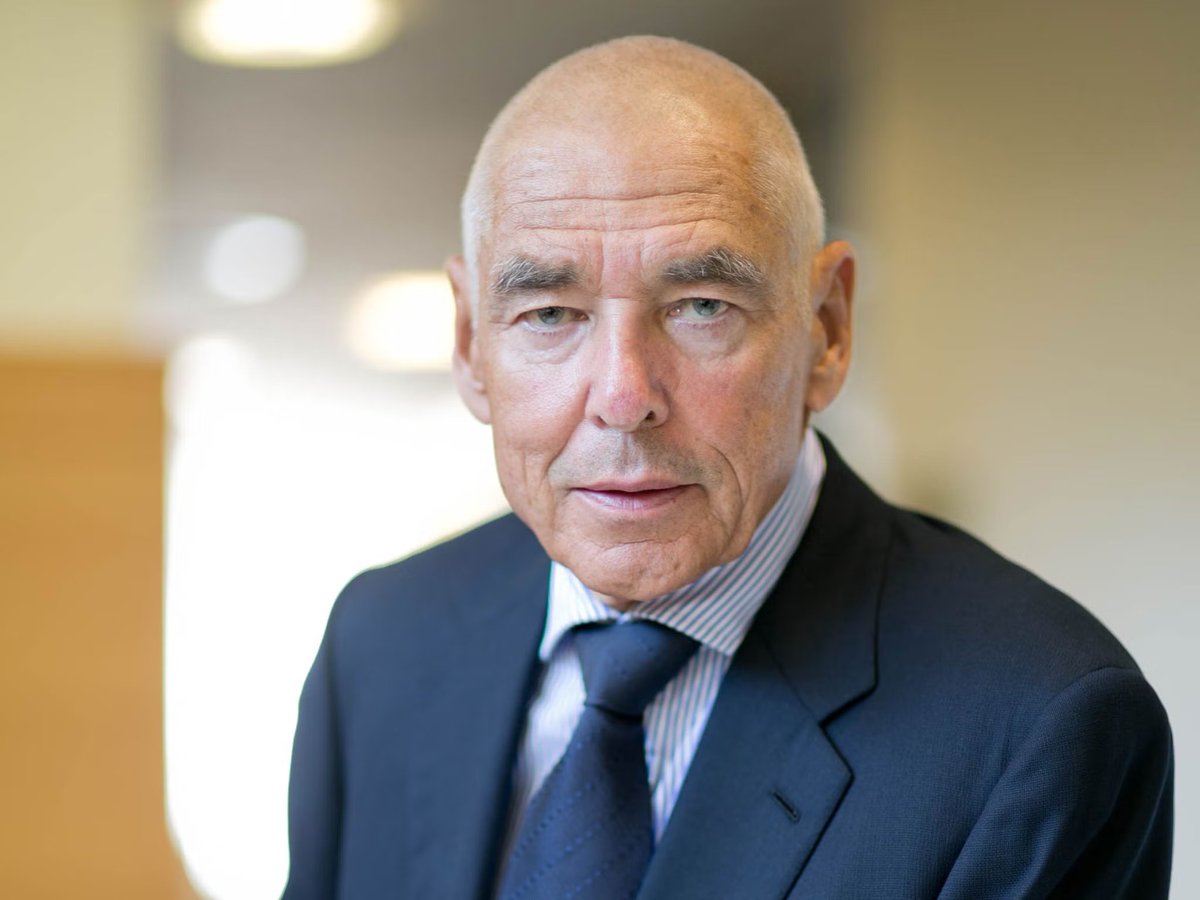 SGHC_French's tweet photo. B. Gates, Brabeck-Letmathe et L. Fink font main basse sur l'eau aux États-Unis.

Une opération qui donnerait à ces multinationales un pouvoir incommensurable, considérant qu´elles pourraient l'étendre au-delà de ces frontières.

Non seulement les "élites" du WEF courent toujours, mais elles semblent ne point avoir été affectées par
l'arrivée de la nouvelle administration à la Maison-Blanche.

Credit: BBC/Fortune/The Independant
