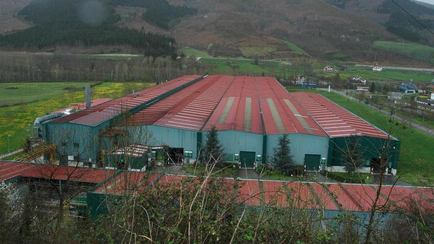 Arcelor Mittal va a la huelga indefinida contra los despidos en Euskal Herria

La empresa anunció en abril su intención de despedir a unos 40 trabajadores en Legasa y Agurain, y ha finalizado el periodo de consultas sobre el expediente sin acuerdo.

🔗diariosocialista.net/2025/06/27/arc…