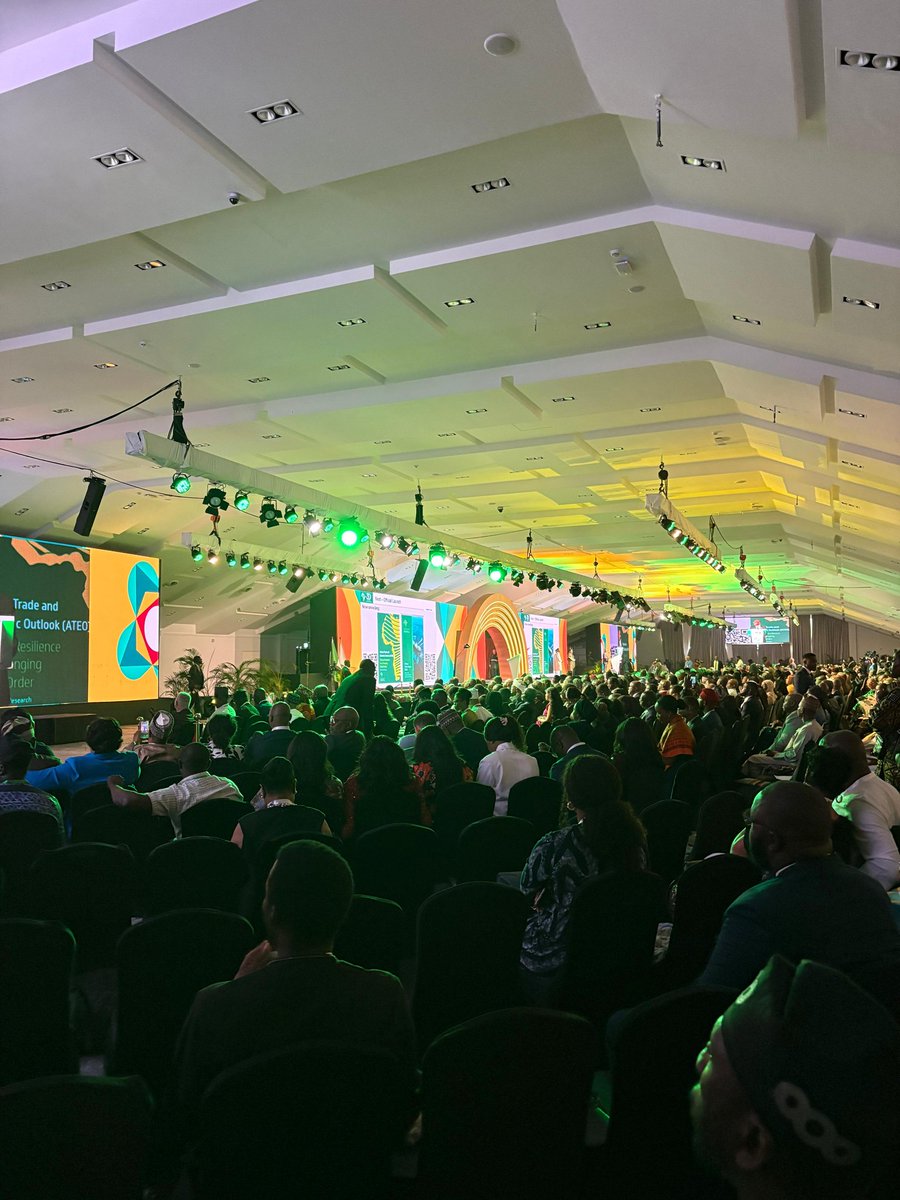 Lancement officiel de la carte #PAPSS de l’#AAM2025! Une avancée majeure sans frontières en #Afrique et dans les #Caraïbes. SEM Issoufou Mahamadou, Champion de la #ZLECAf,a honoré ce moment historique en réaffirmant son engagement pour une Afrique Globale intégrée et prospère.